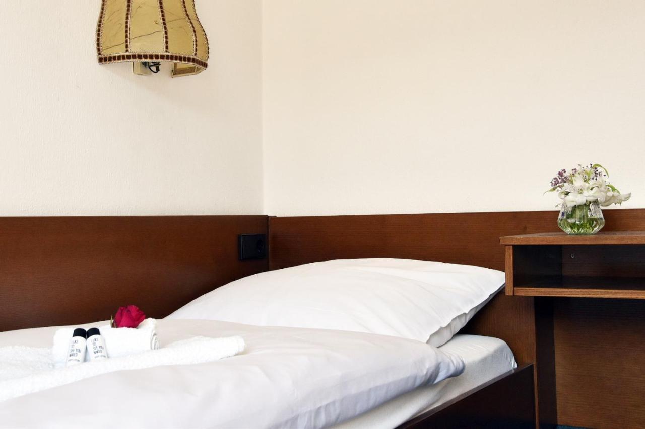 Ebersbach an der Fils Hotel Goldene Rose מראה חיצוני תמונה